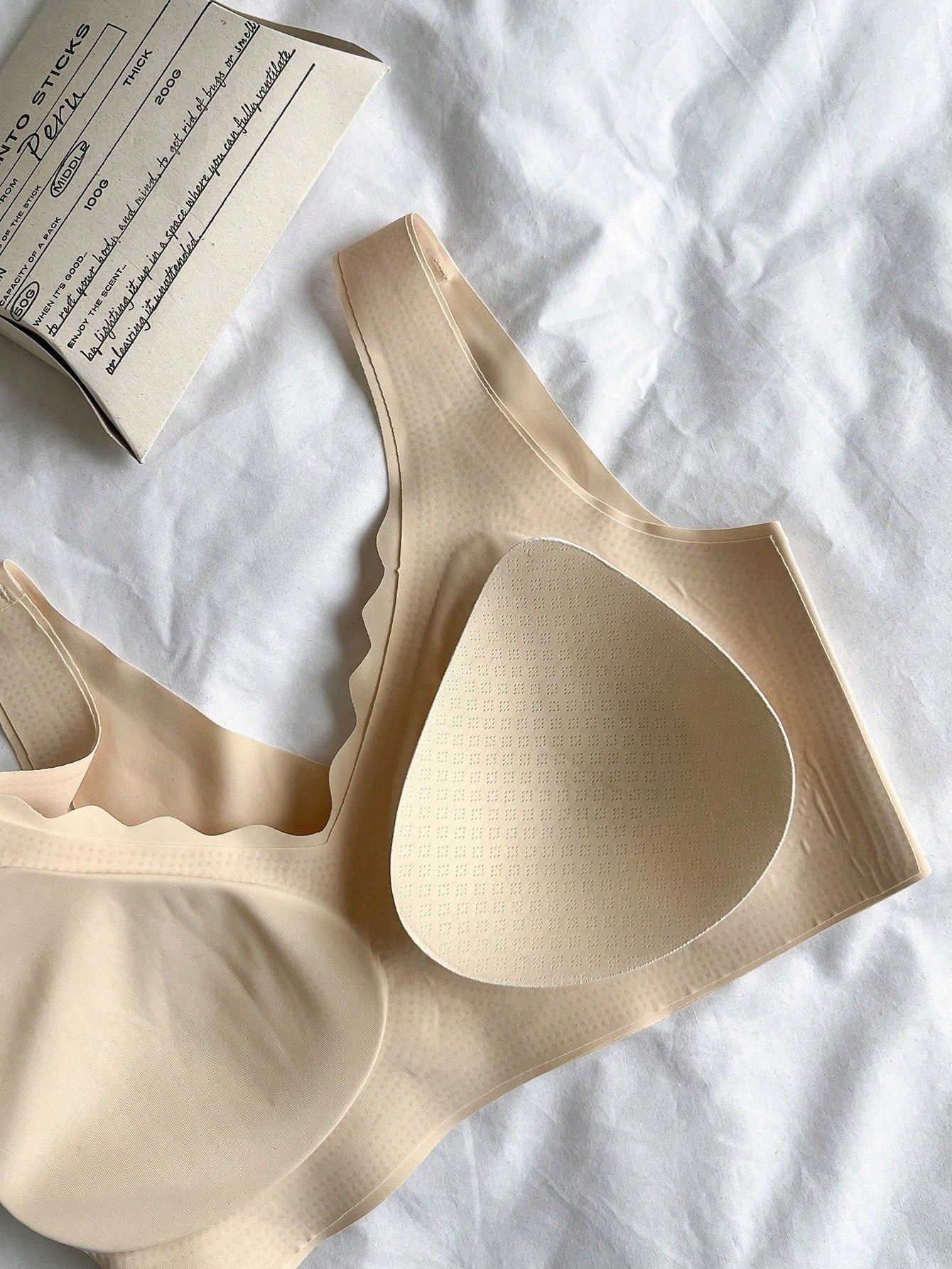 DAZY Sencillo Bra de estilo de chaleco sin costuras con bordes de onda