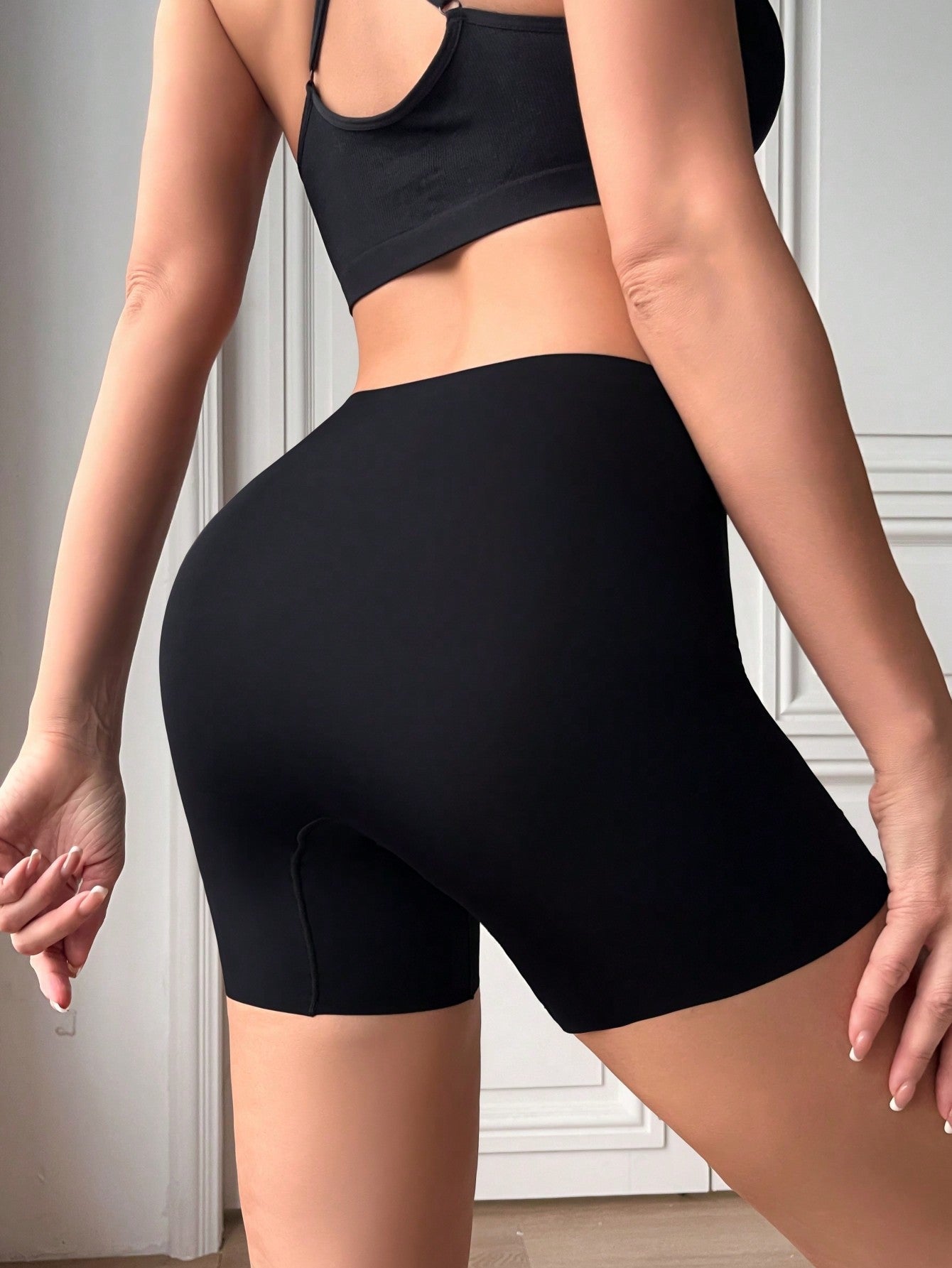 Pantys tipo short para mujer de tela delgada y solida, suaves y comodos shorts sin costura - color cafe