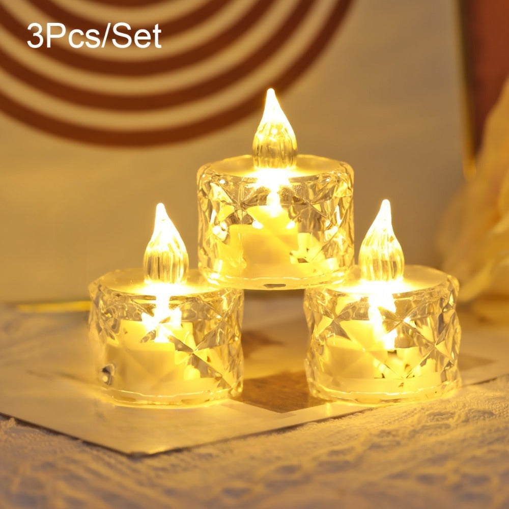 3 velas LED con diseños recortados, operadas con batería, sin llama y controladas con interruptor, ideales para decoración interior/exterior, perfectas para cumpleaños, fiestas, bodas y San Valentín, incluye tamaños pequeño, mediano y grande