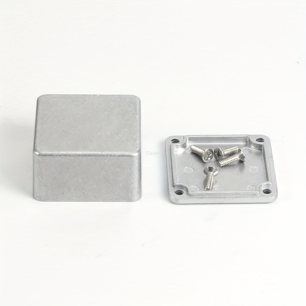 1590LB Caja De Efectos De Guitarra Pedal Caja De Aluminio Fundido A Presión De Metal 1.99 "X 1.99" X 1.22 "Pulgadas 50.5mm X 50.5mm X 31mm Tamaño De La Carcasa Caja De Aluminio Lisa Con Pies De Goma