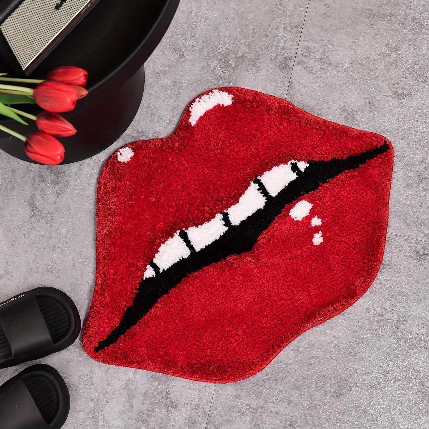 Alfombra de baño de labios rosados suaves - Suave, absorbente, alfombra de suelo antideslizante para baño y dormitorio, revestimiento de poliéster, fácil de limpiar, alfombra de baño | Diseño juguetón | Alfombra absorbente