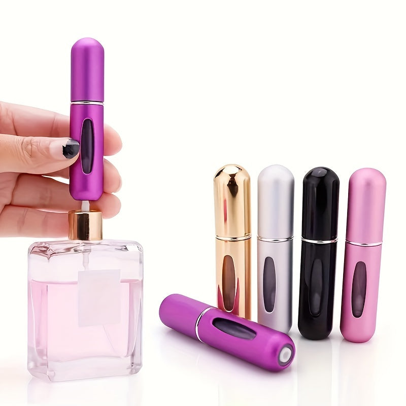 Un frasco de maquillaje portátil con una capacidad de 5 ml en la parte inferior, que se puede rellenar y reutilizar como un mini frasco de spray para perfume.