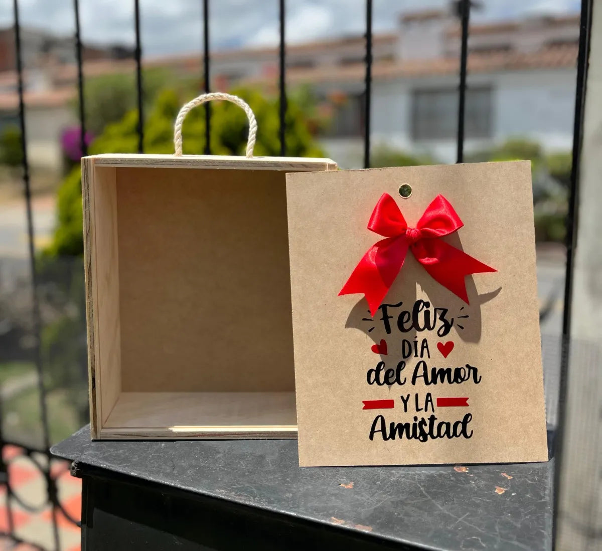 Caja Tapa Corrediza Madera Regalo Amor Y Amistad 28x24x9cm
