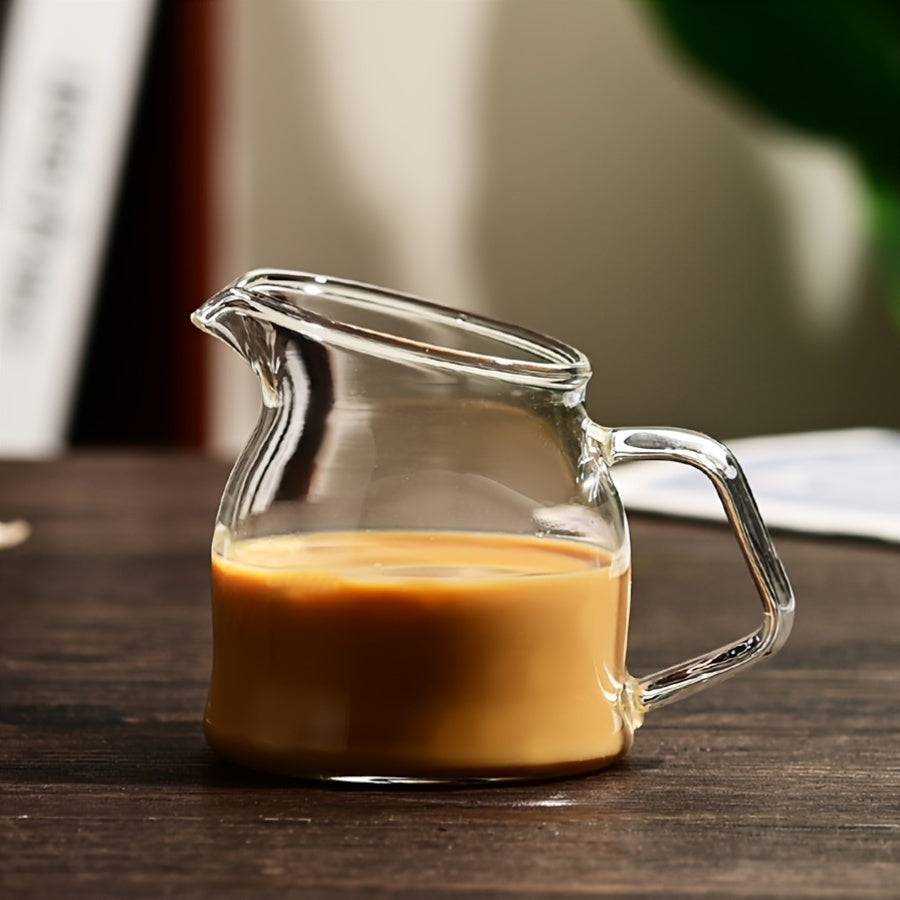 1 jarrita de vidrio mini con pico inclinado - apta para microondas, taza reutilizable para café, salsas, miel y jarabe - ideal para uso en casa y restaurante, resistente al calor, duradera y fácil de limpiar