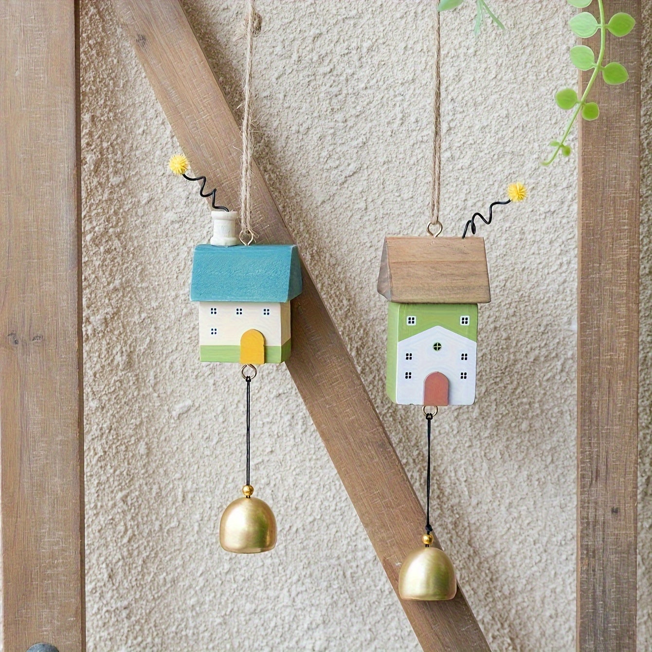 Campanas de Viento para el Hogar - con Campanillas Doradas, Techo Azul Verdoso y Puerta Principal - Madera Natural de Pino Exterior, Sin Necesidad de Electricidad - Timbres Minimalistas para Patio, Jardín, Decoración del Hogar - Regalo de Cumpleaños/Inau