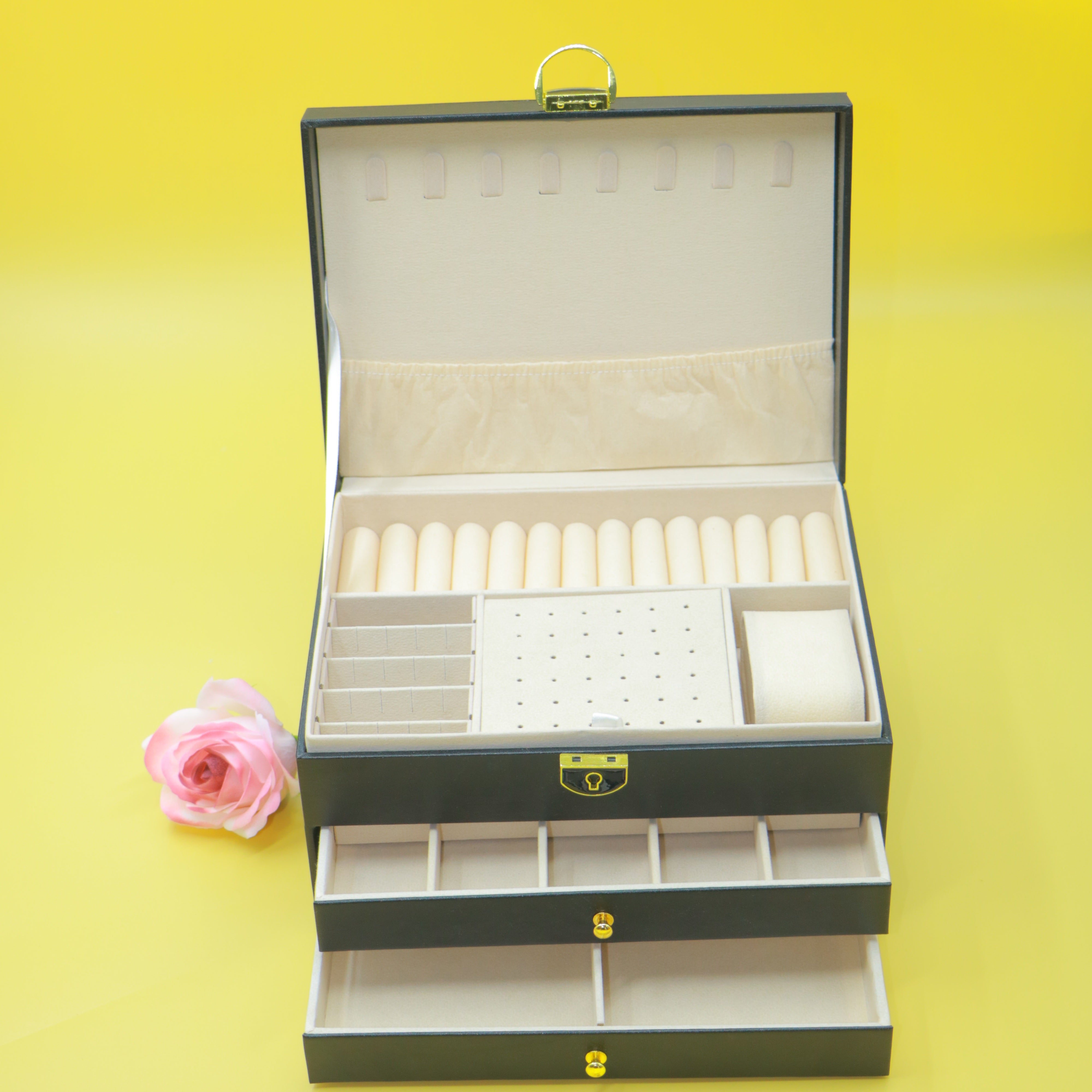Caja organizadora de joyas de estilo vintage con cierre de seguridad, diseño multi-capas anti-entrelazado para collares, pendientes, pulseras - Impermeable, resistente a manchas, piel sintética de imitación con interior de tela - Regalo perfecto para cum