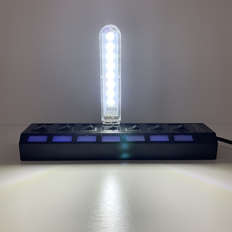 Luz de noche LED moderna con alimentación USB - Lámpara de mesa de fantasía independiente pulida con luz descendente de color sólido para el ambiente del dormitorio - Pantalla de plástico, no requiere batería