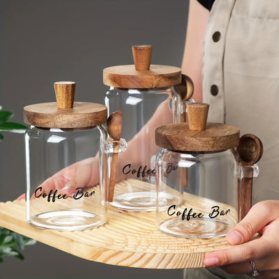 Contenedores hechos de vidrio para guardar artículos como café, té, granos, bocadillos y kimchi.
