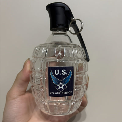 Botella de Whisky en Forma de Granada Militar 1pz - Vidrio Grabado de 300ml, Diseño Antifugas y Duradero, Decantador con Cordón , Regalo Ideal para Veteranos en Acción de Gracias o Temporada de Graduación, Vajilla Novedosa, Decoración Temática Militar, S