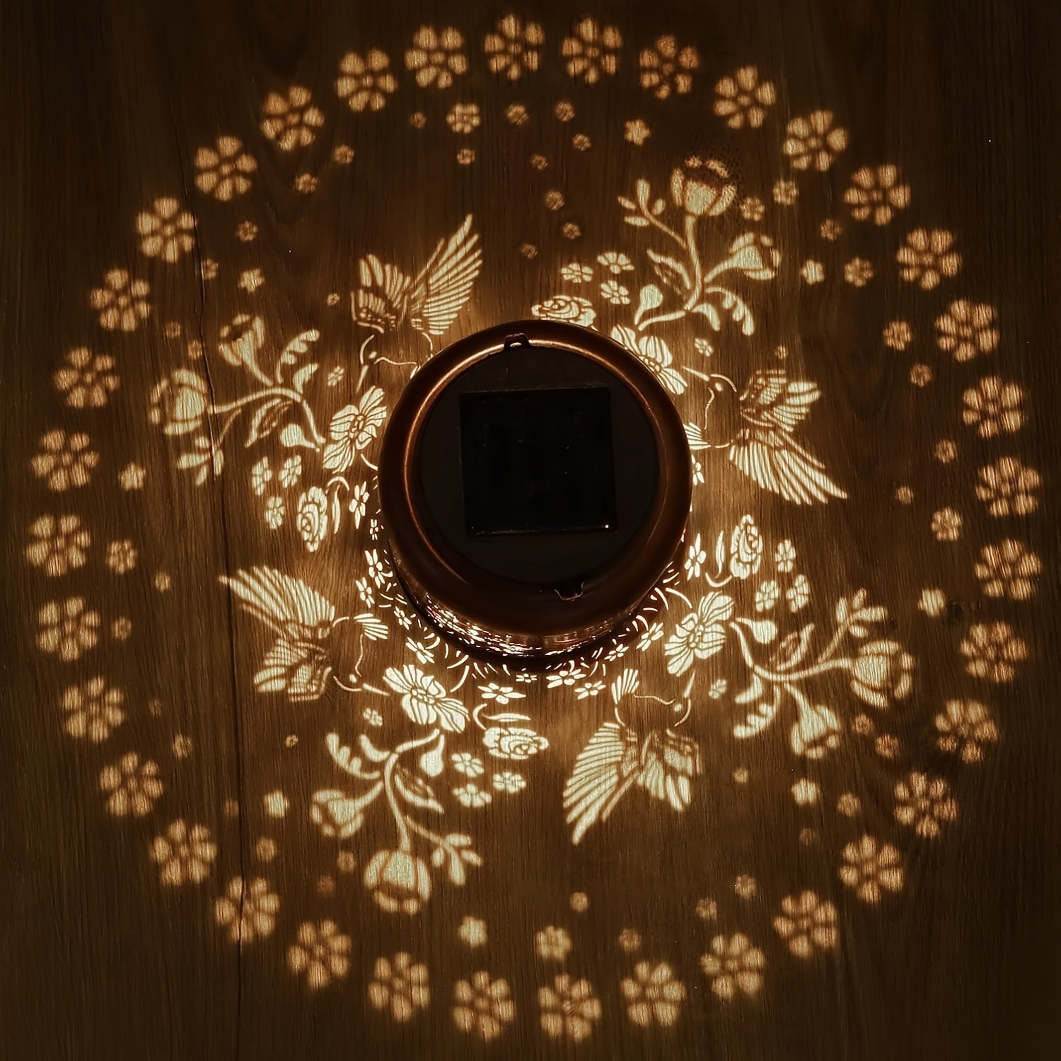 Luz solar para jardín en forma de colibrí - Decoración exterior perfecta, regalo ideal para mujeres, mamás y abuelas | Construcción duradera en metal con batería recargable de 600mAh