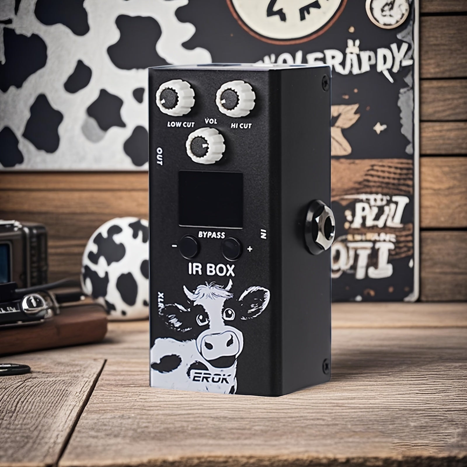 EROK IR-BOX Pedal de Efectos para Guitarra y Bajo con 32 Preseleccionados, Control por App Móvil, EQ de 9 Segmentos, Alimentación USB, Fabricado en China