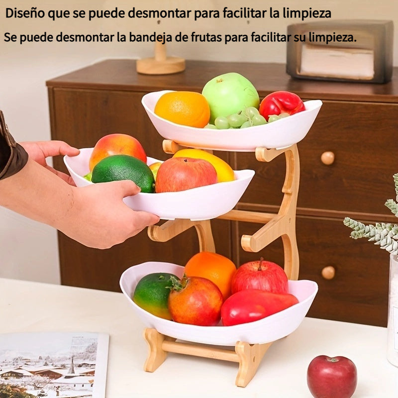 Una canasta de frutas multicolores con 2 y 3 niveles, un soporte para pasteles de postre con marco de bambú, tazones de frutas de plástico, soportes para cupcakes pequeños, bandejas de galletas y configuraciones de buffet de dulces, incluyendo platos y b