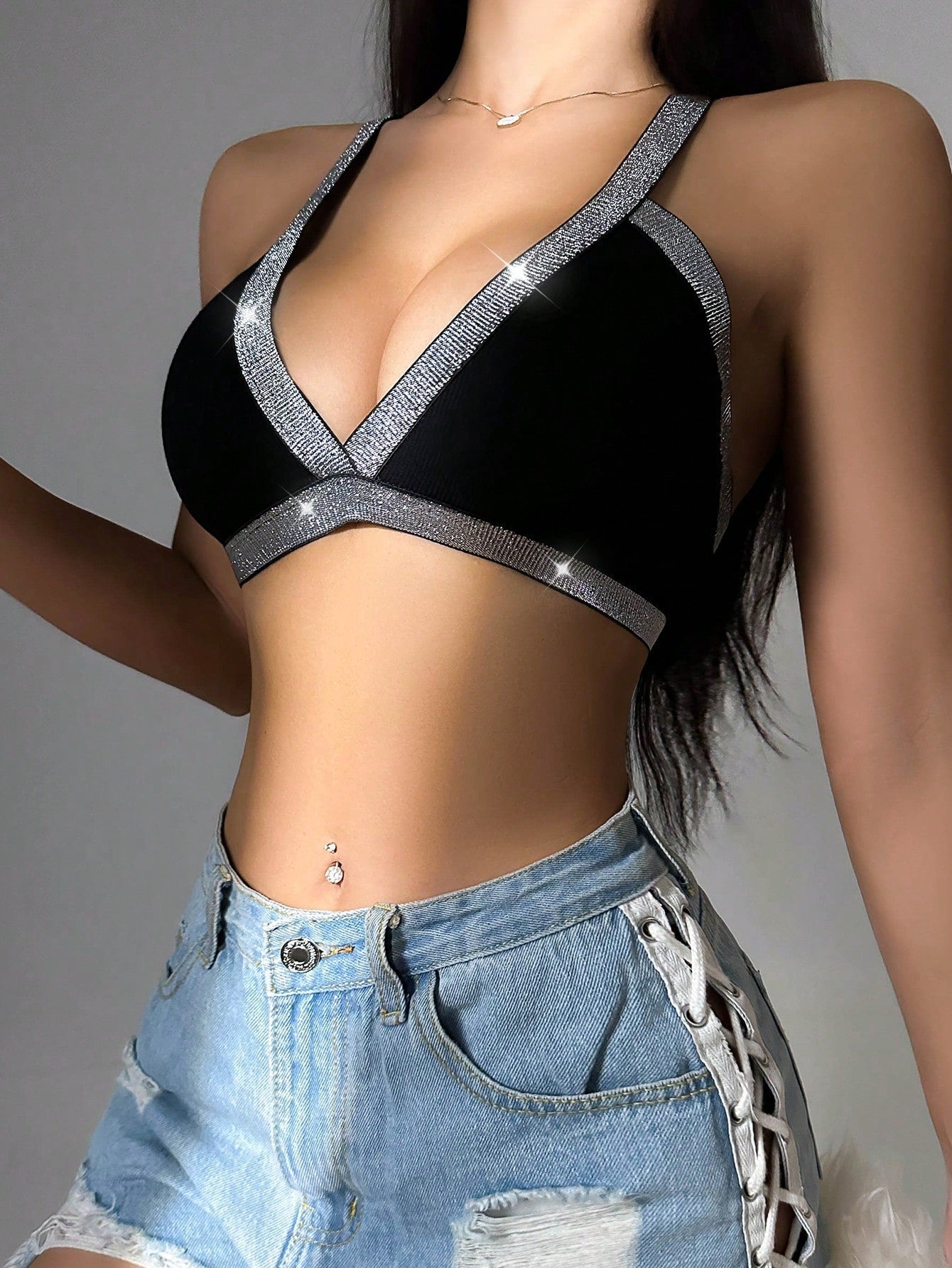 Copo Halter Top Sin Respaldo Con Cruzado Y Panel De Cinta Brillante Para Lenceria