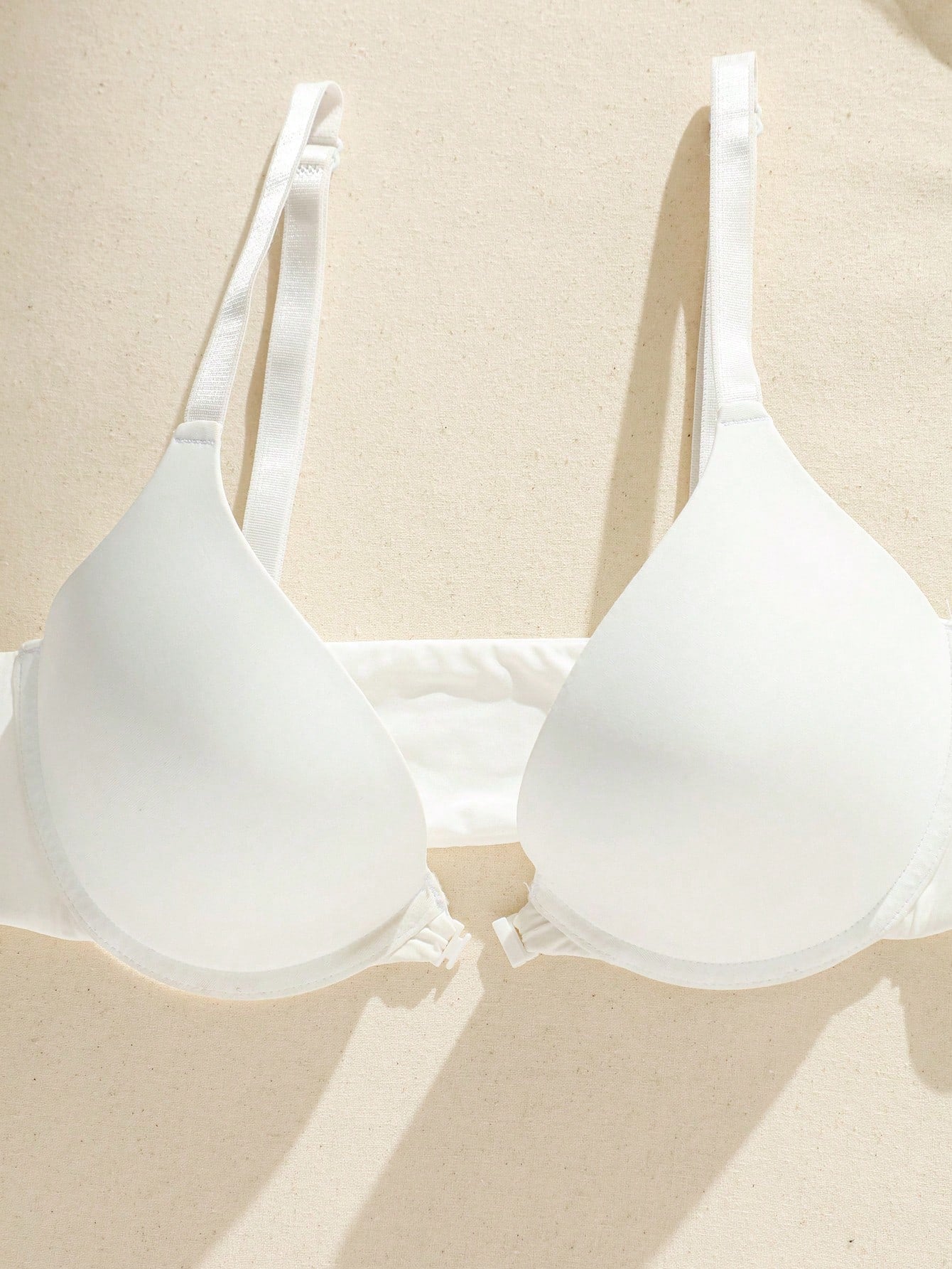 Set sujetador para mujeres monocromo con aro