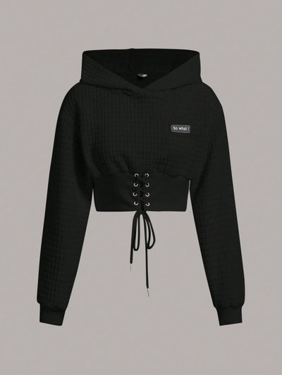 Ezwear capucha crop con slogan con parche con cordon delantero de hombros caidos