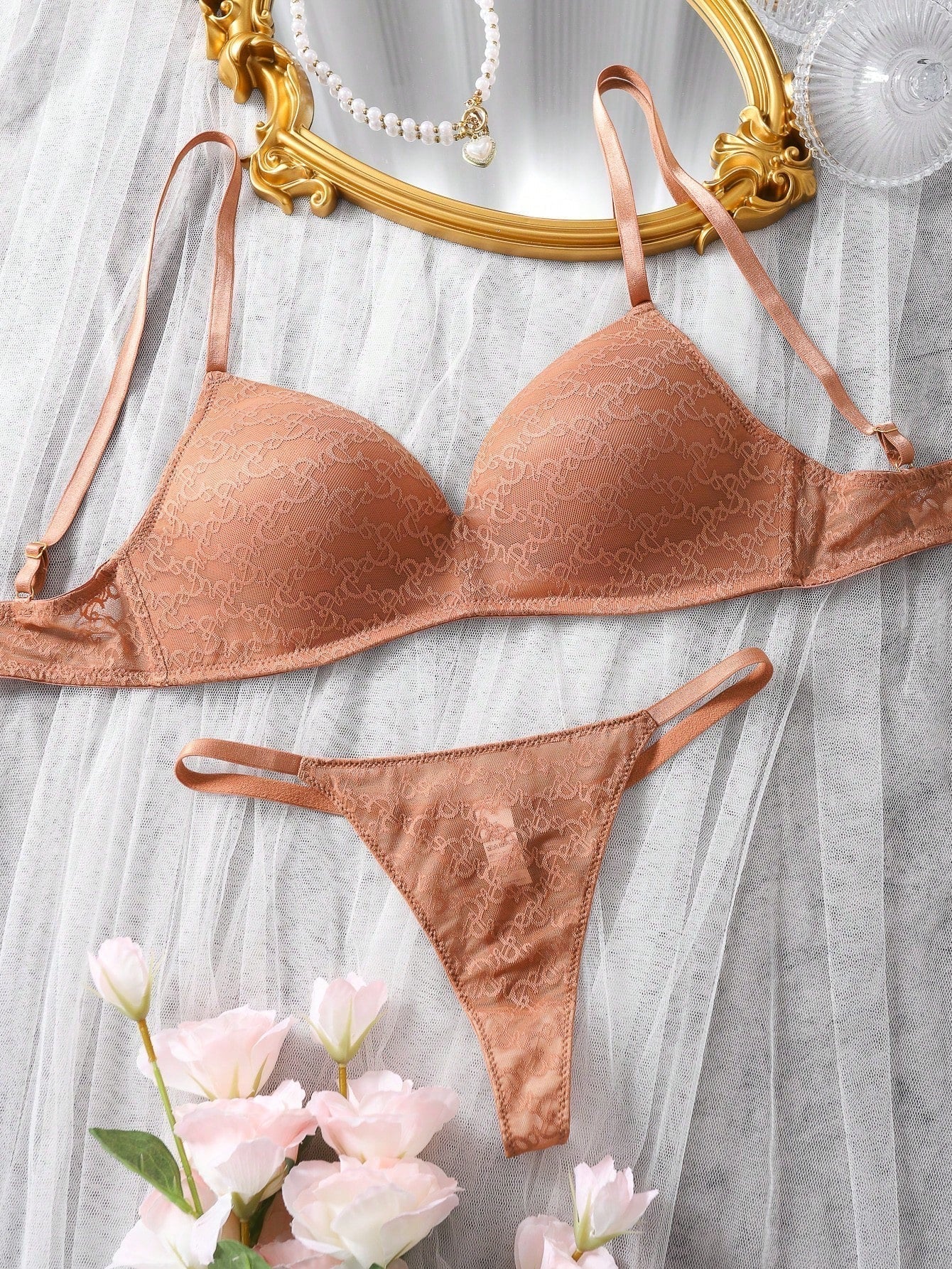 Conjunto De Lenceria Para Mujeres Con Tanga Y Sujetador