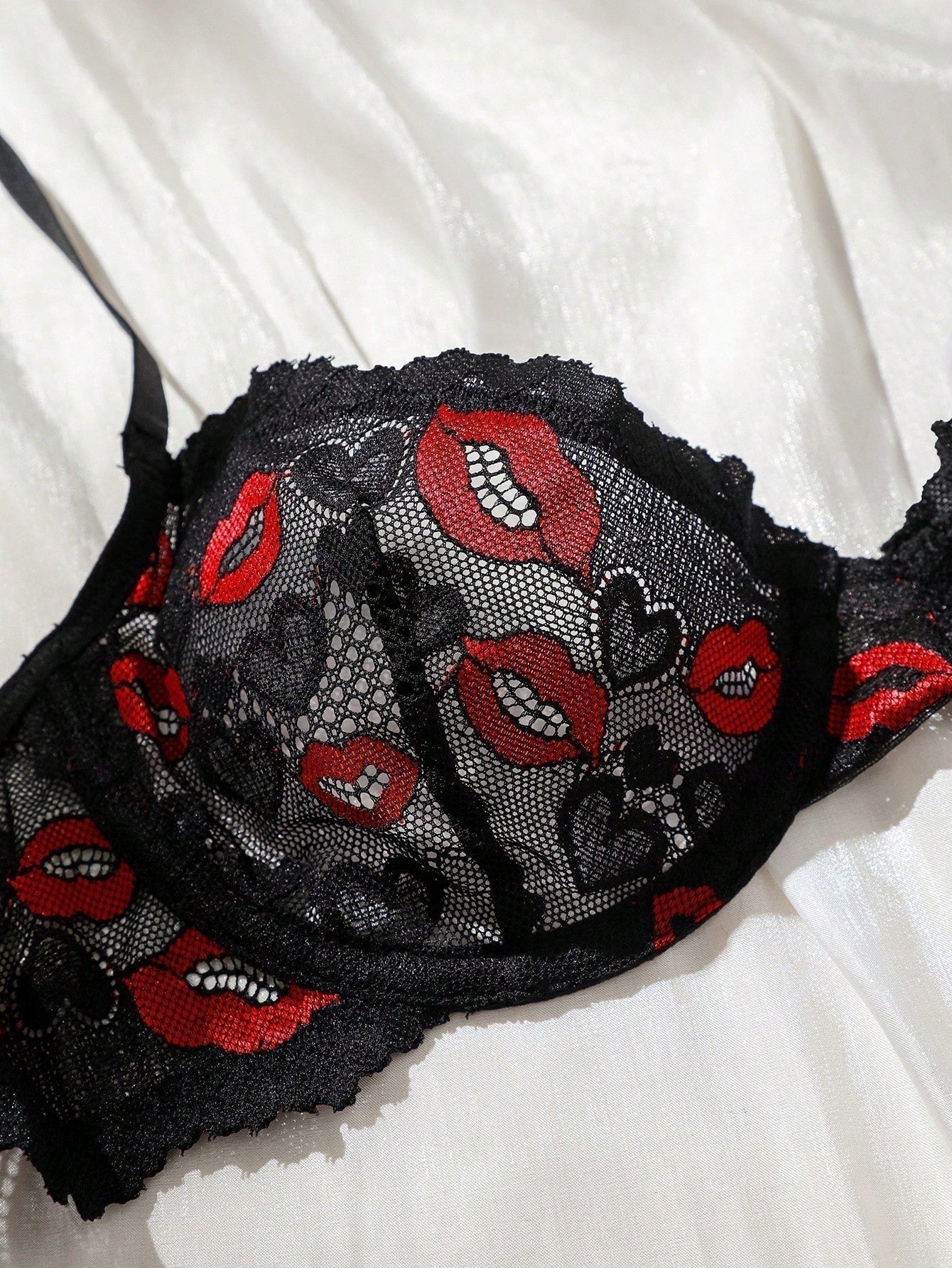 Conjunto De Lenceria Para Mujeres Con Estampado De Labios Para El Dia De San Valentin