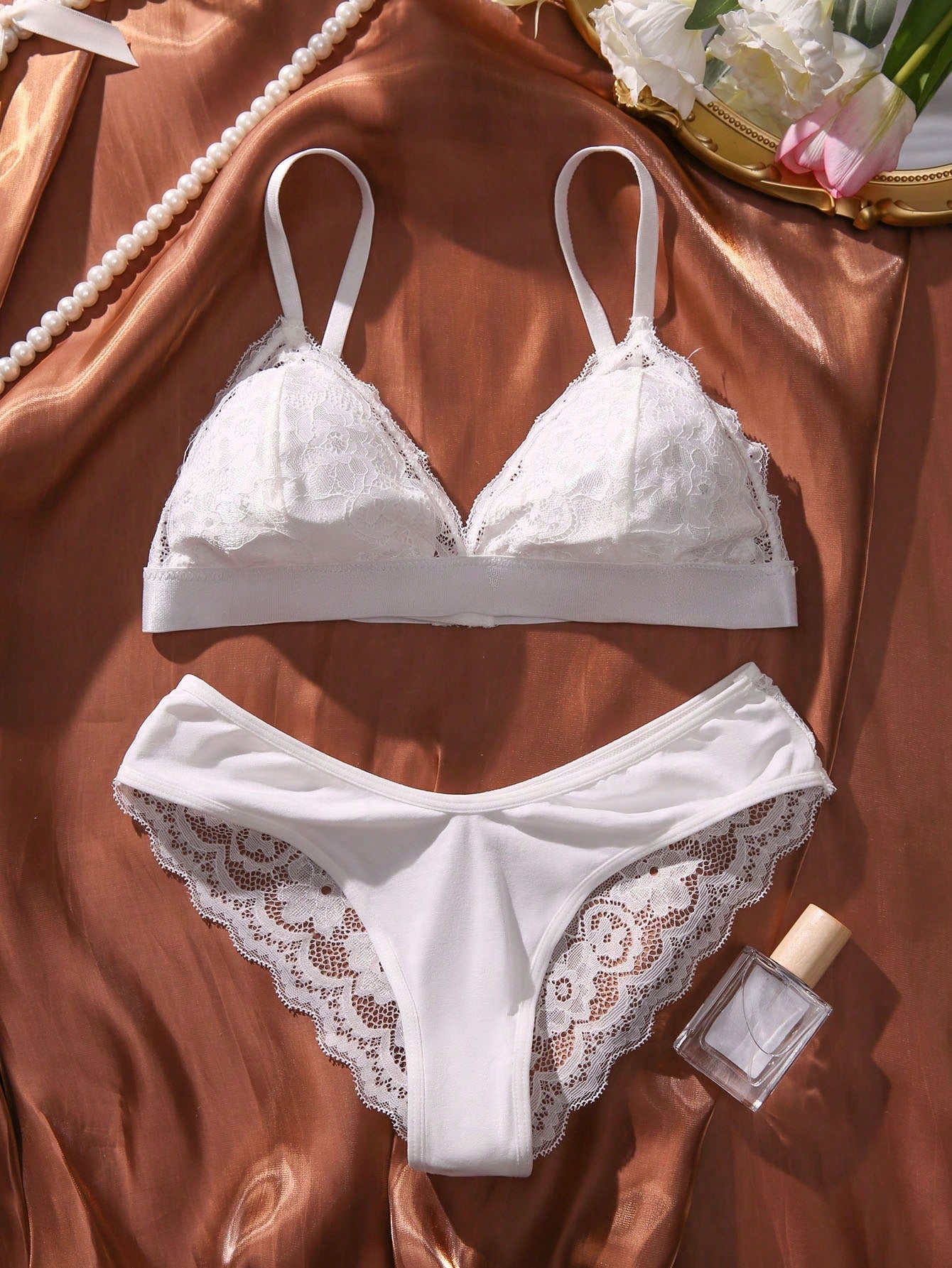 Conjunto De Lenceria De Mujer Con Correas Finas De Encaje Y Color Solido