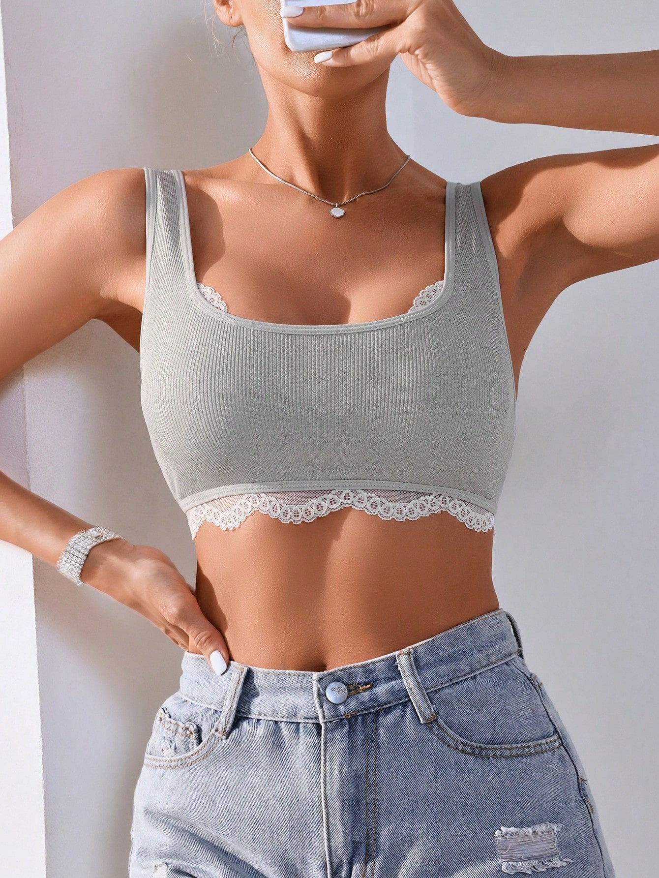 Bralette Inalambrico De Encaje Con Escote Redondo, Remiendos De Encaje