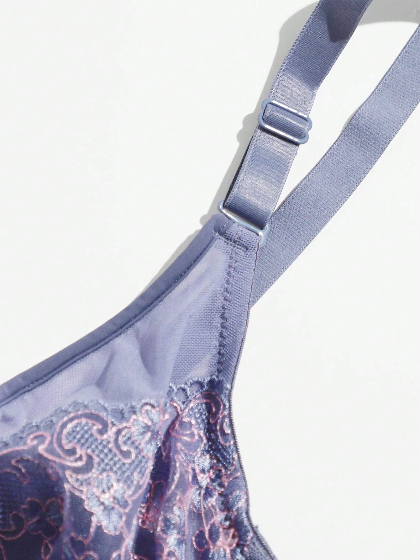 NEW Ropa interior transpirable de malla para mujer, sosten comodo bordado con flores para el verano