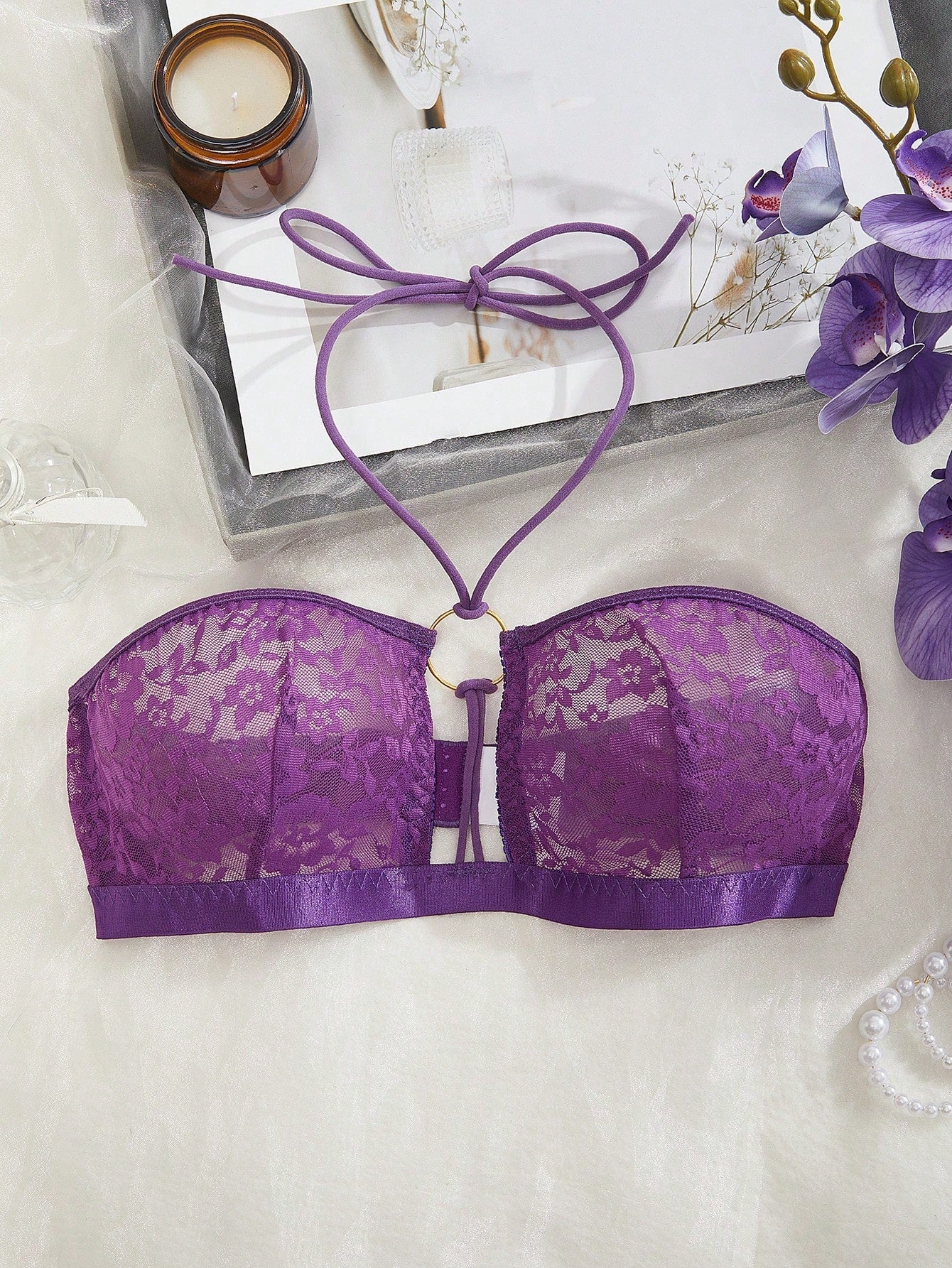 Sujetador elegante hueco de encaje sexy con cuello halter para mujeres
