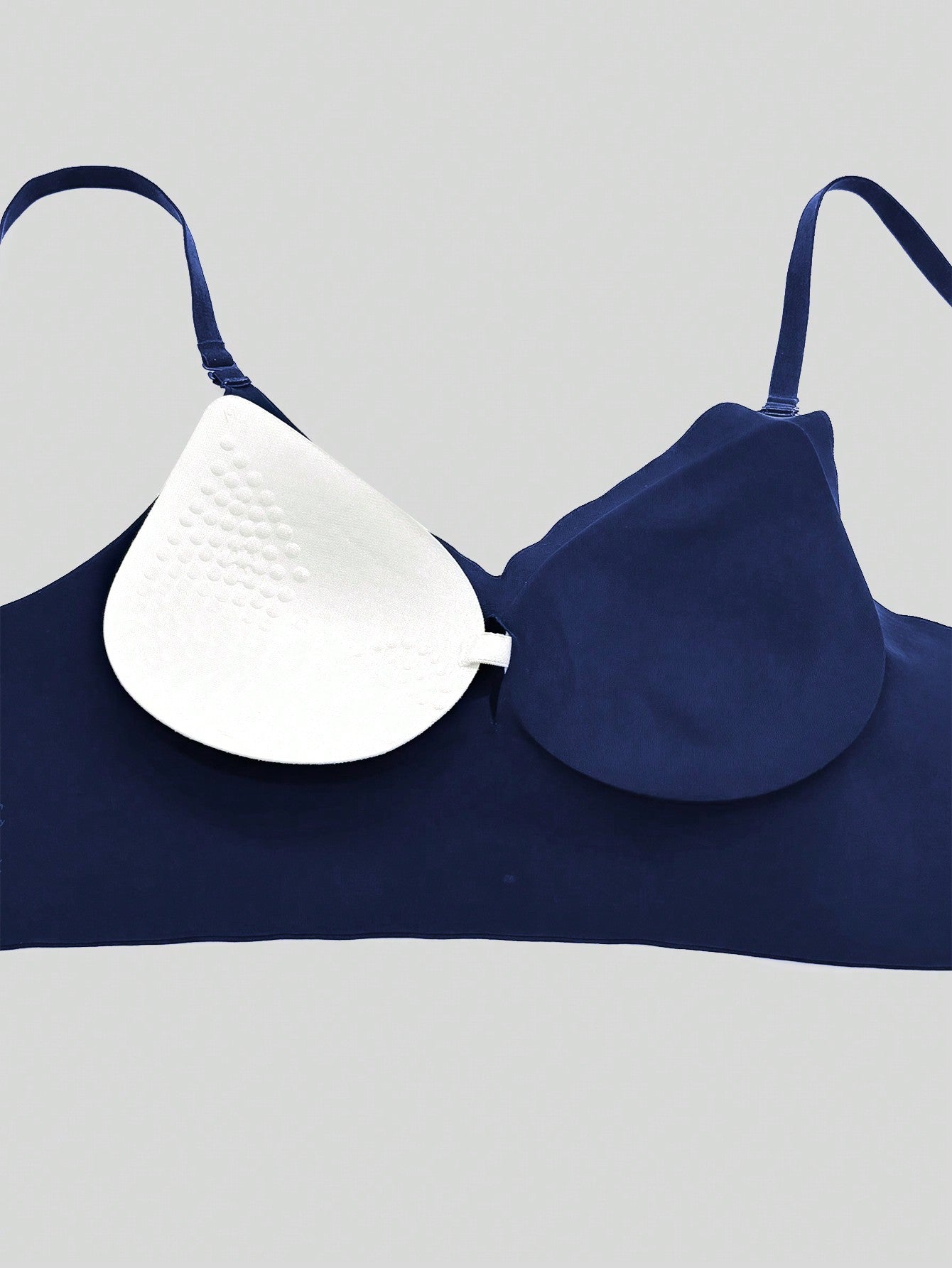 Brasieres traseros bajos sin respaldo para mujeres, ropa interior con escote profundo en V y realce push-up, sujetador sin costuras y transpirable con acolchado, adecuado para ninas con pechos pequenos en azul marino, lenceria