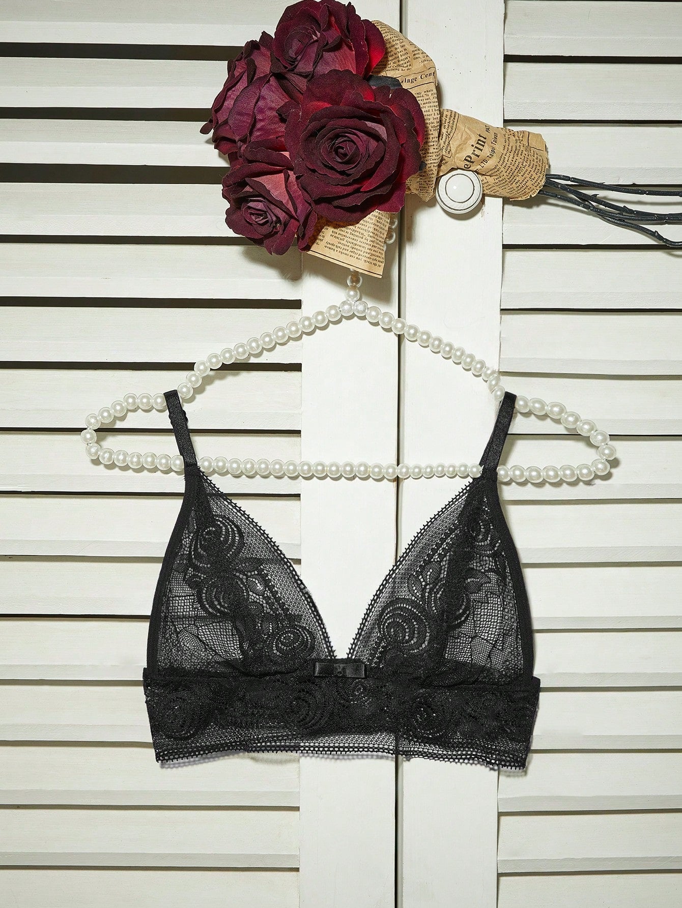 Brasier minimalista casual de unicolor con decoracion de mono para mujer