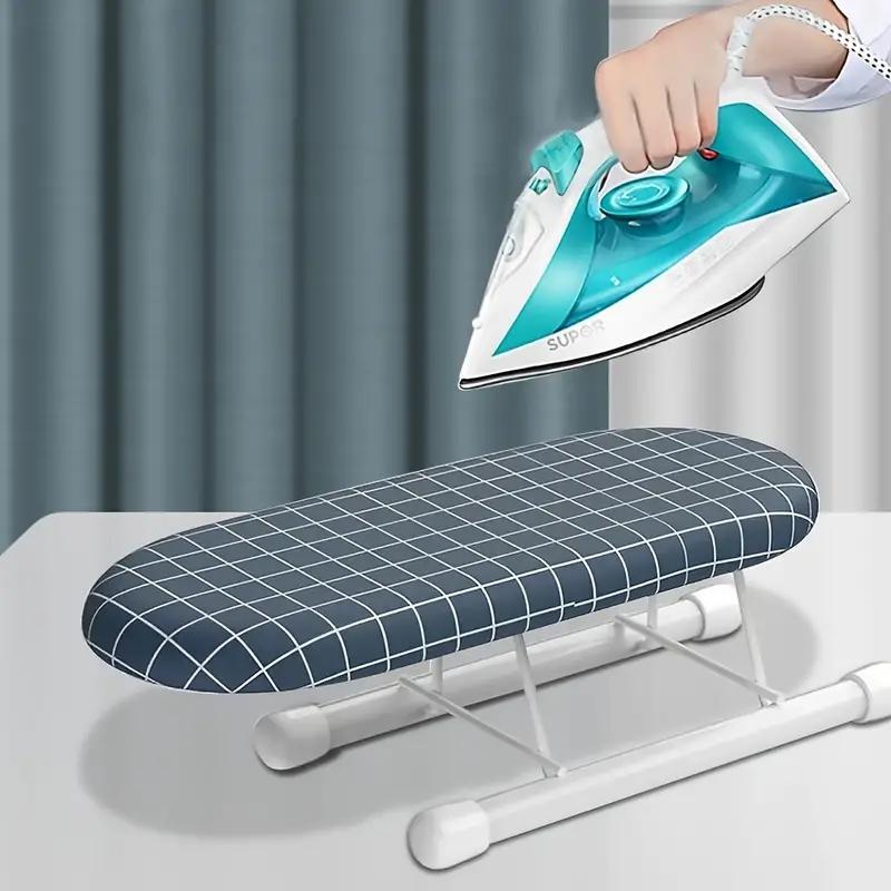 Tabla de planchar compacta y portátil con pies antideslizantes, base resistente al calor y estructura de acero reforzada - diseño ahorrador de espacio para salas de costura y manualidades, 25.91x10.92x7.87 cm, tabla pequeña para ropa y estación de artesa