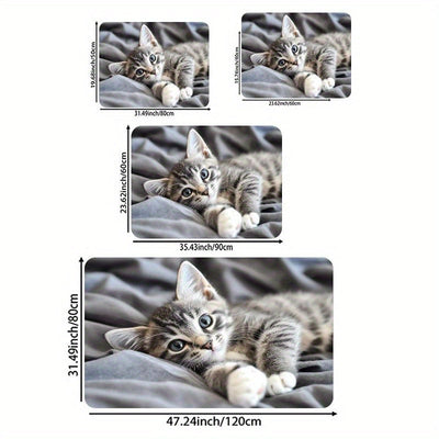 Diseño Encantador de Gato Acostado en la Cama - Alfombra Versátil para Sala de Juegos, Baño, Cocina y Espacios de Estar - Alfombra de Poliéster Lavable a Máquina con Base Antideslizante de PVC