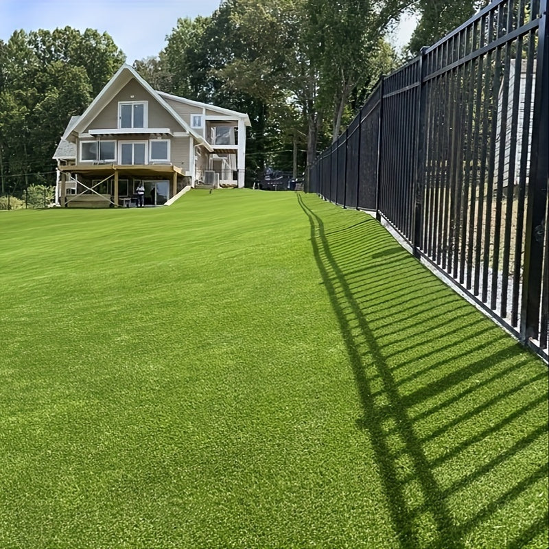 1 rollo de césped artificial grueso y retardante de llamas - Alfombra de alta calidad antideslizante y resistente a aceites, para uso en interiores/exteriores, ideal para bodas, fiestas, balcones y techos, alfombra de césped artificial realista y durader