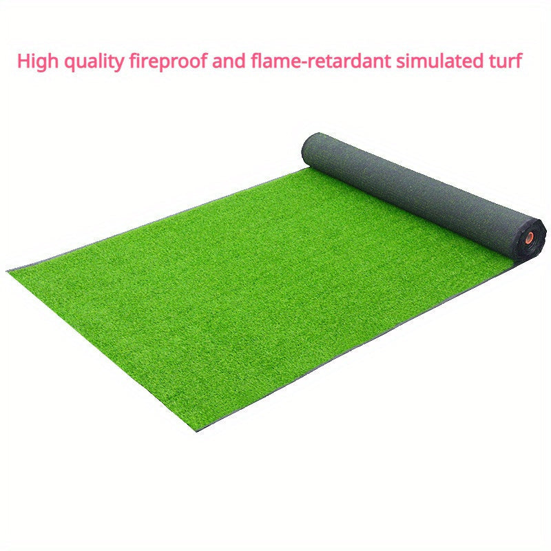 1 rollo de césped artificial grueso y retardante de llamas - Alfombra de alta calidad antideslizante y resistente a aceites, para uso en interiores/exteriores, ideal para bodas, fiestas, balcones y techos, alfombra de césped artificial realista y durader