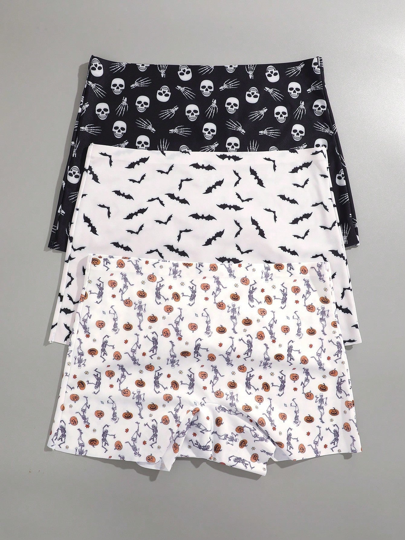Finetoo conjunto de 3 piezas pantis con estilo gotico, sexy y lindo para mujer, con contraste de color hipster. ropa interior tipo short sin costuras con estampado completo de calaveras y murcielagos de halloween