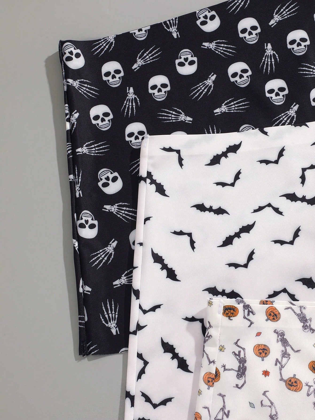Finetoo conjunto de 3 piezas pantis con estilo gotico, sexy y lindo para mujer, con contraste de color hipster. ropa interior tipo short sin costuras con estampado completo de calaveras y murcielagos de halloween