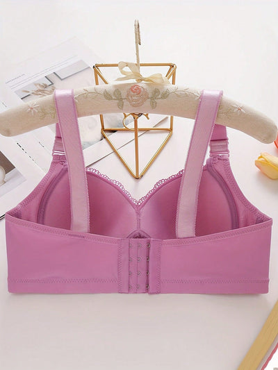 Sujetador de encaje de lujo de 3 piezas sin aros con pechos cerrados lateralmente y pechos grandes con ropa interior de plastico menor.