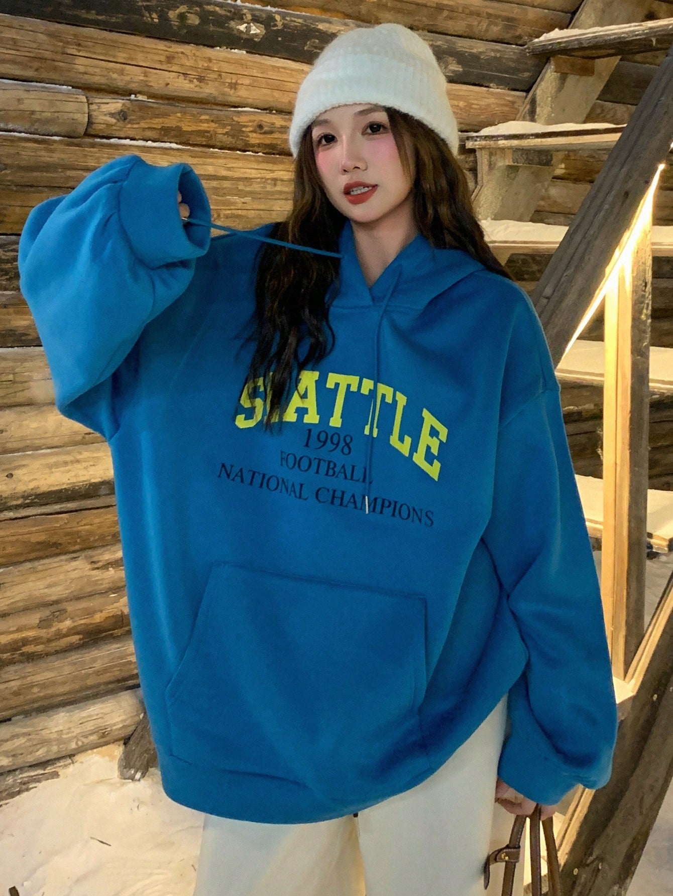 Dazy sudadera casual de mujer con bolsillo tipo kanguro y grafico de letras, sudadera con capucha azul