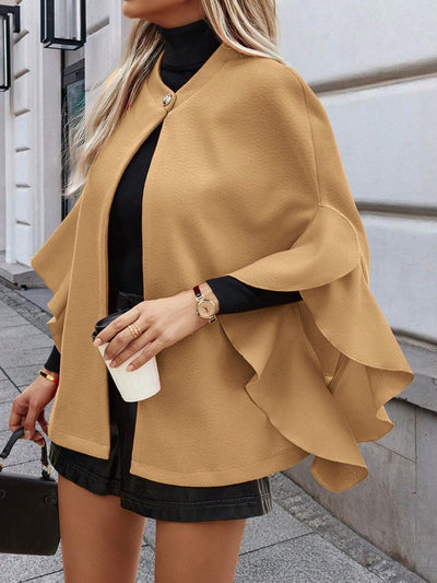 Clasi abrigo elegante de mujer con parches de un solo boton y ribete de volantes en unicolor para otono/invierno