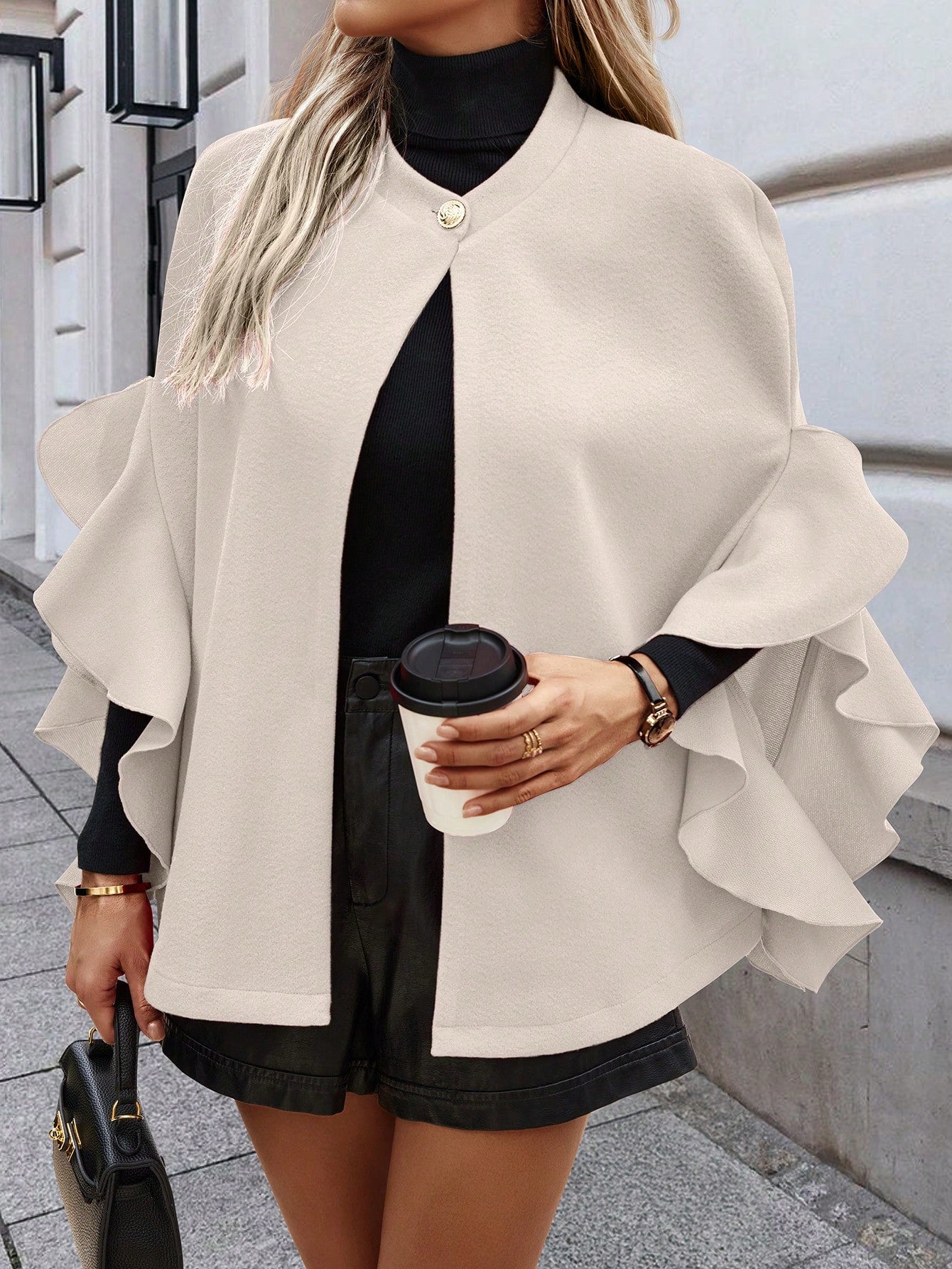 Clasi abrigo elegante de mujer con parches de un solo boton y ribete de volantes en unicolor para otono/invierno
