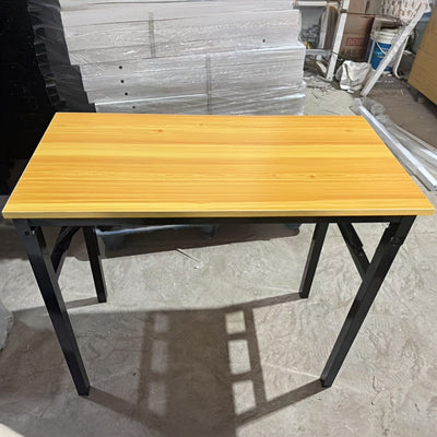 Mesita plegable portátil con 2 opciones de color, escritorio fácil de montar para entrenamiento, escritorio rectangular para sala o estudio en casa