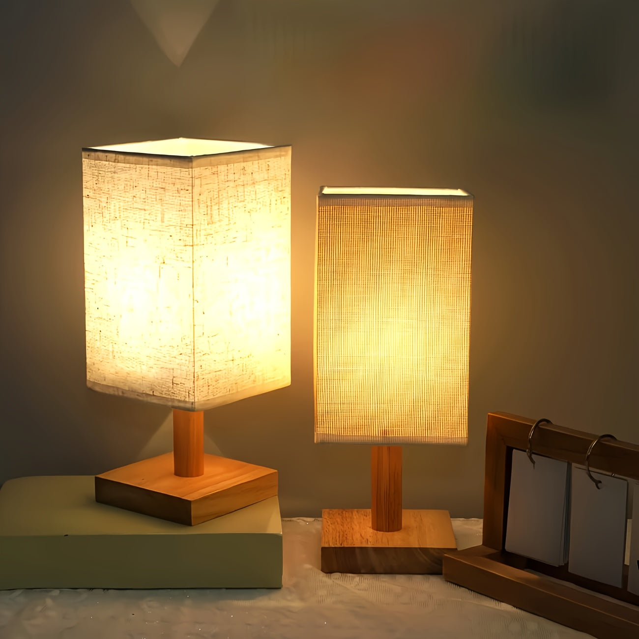 Lámpara de mesa USB moderna geométrica de madera con pantalla de lino - Luz ambiental cálida para sala de estar, dormitorio y decoración de oficina - No se necesitan baterías, idea de regalo de vacaciones y cumpleaños, ambiente de oficina | Lámpara de me