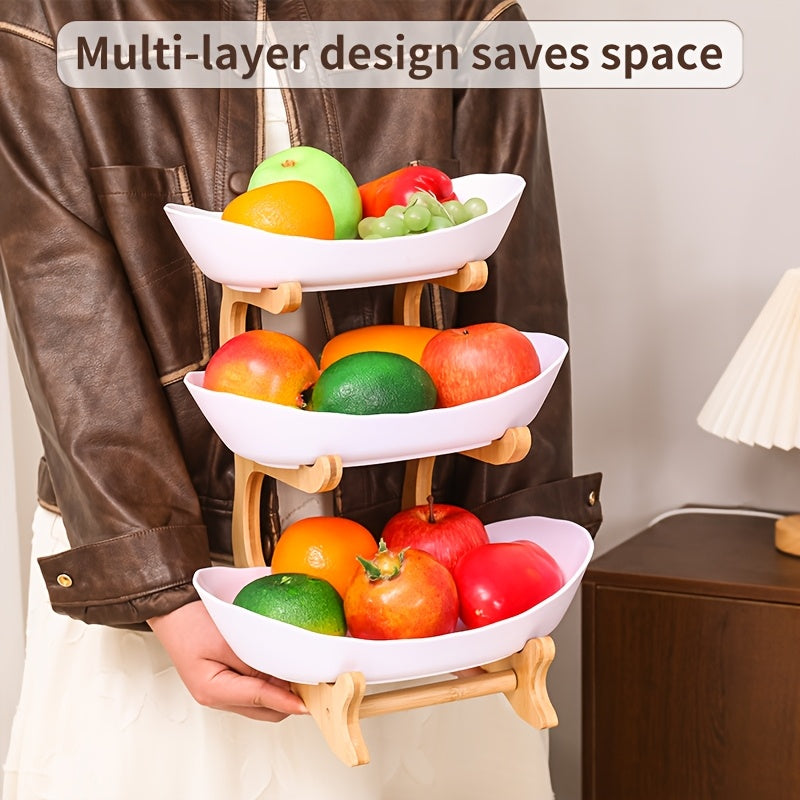 Una canasta de frutas multicolores con 2 y 3 niveles, un soporte para pasteles de postre con marco de bambú, tazones de frutas de plástico, soportes para cupcakes pequeños, bandejas de galletas y configuraciones de buffet de dulces, incluyendo platos y b