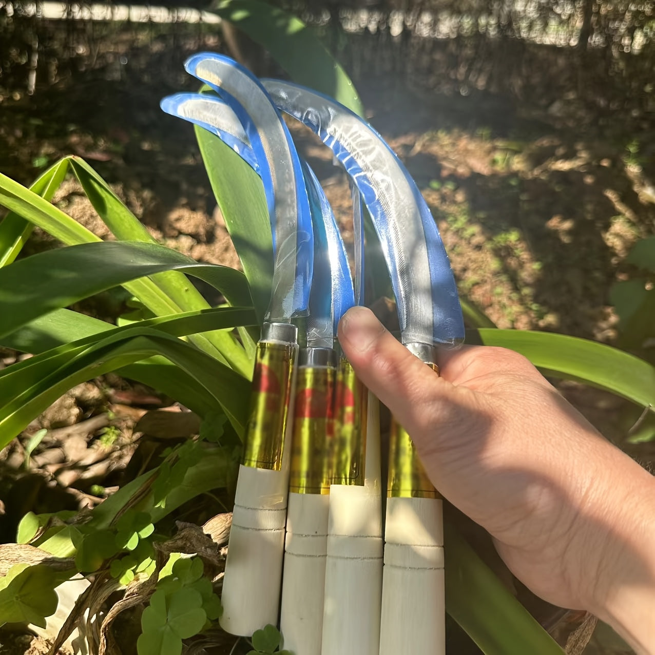Juego de 4 cuchillos de cosecha serrados para cortar césped al aire libre, cuchillos de corte de granja con dientes de sierra, corte de plantas, arroz, varios tipos de césped, pequeñas ramas, cuchillos especiales para maíz.