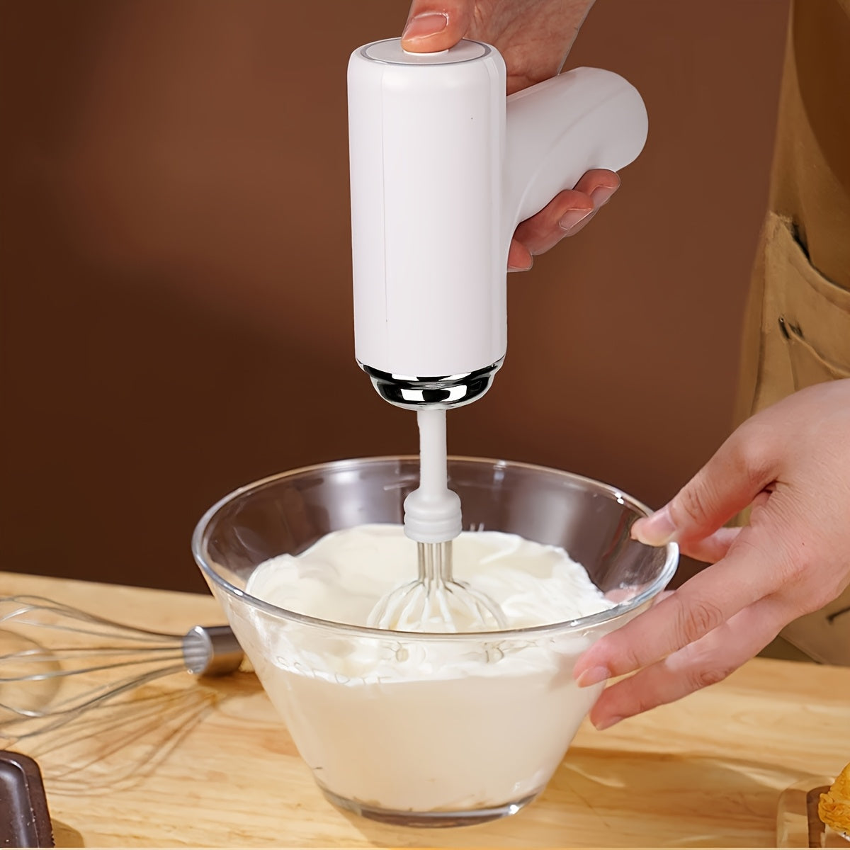 Batidora de huevos eléctrica portátil, inalámbrica, USB, ligera y fácil de usar, ideal para repostería en casa o profesional - 1 unidad