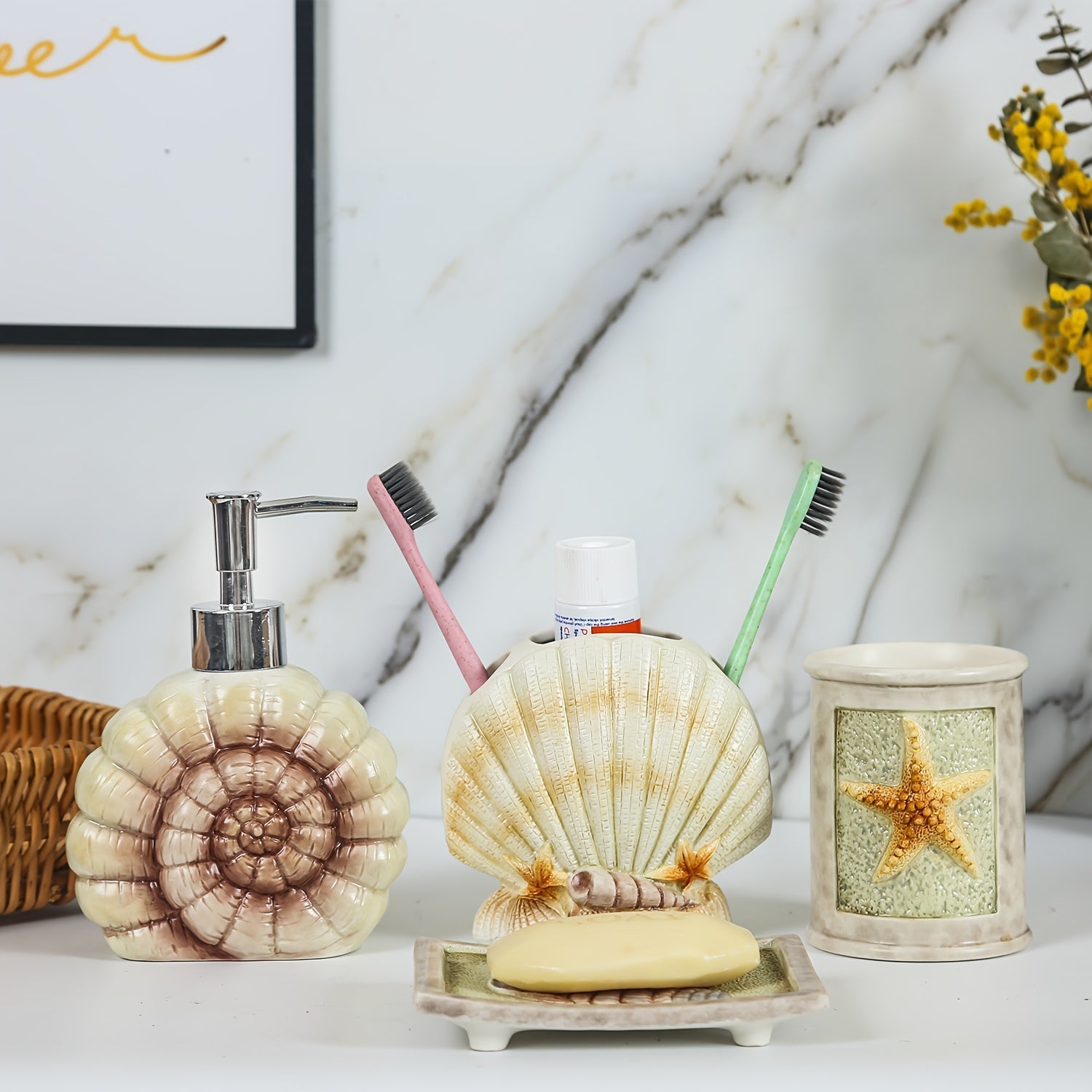 Conjunto de accesorios de baño de cerámica con conchas marinas de 4 piezas, 1 tazas para gargajeo, 1 soportes para cepillos de dientes, 1 platos para jabón, 1 dispensador de jabón (esmalte mate)