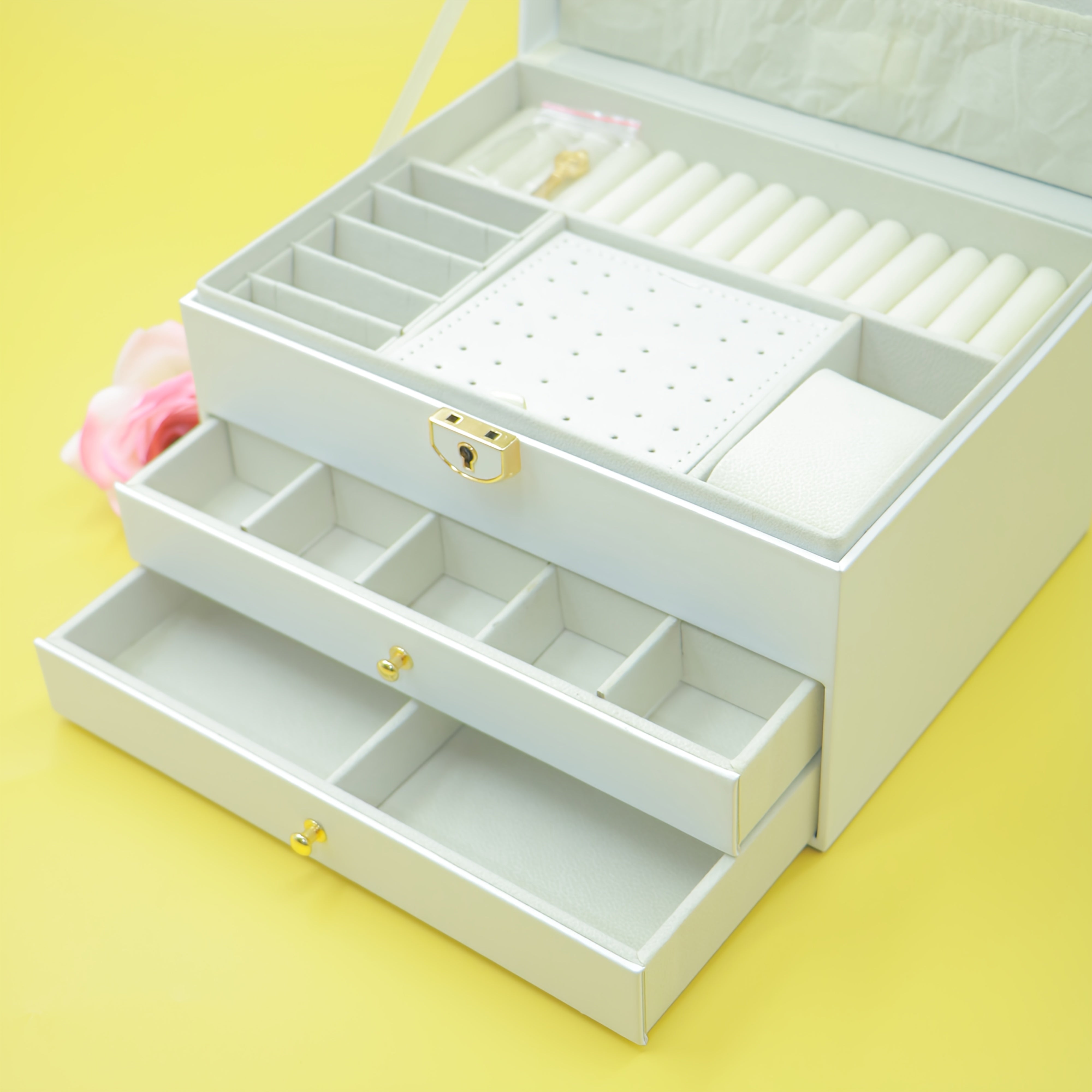 Caja organizadora de joyas de estilo vintage con cierre de seguridad, diseño multi-capas anti-entrelazado para collares, pendientes, pulseras - Impermeable, resistente a manchas, piel sintética de imitación con interior de tela - Regalo perfecto para cum
