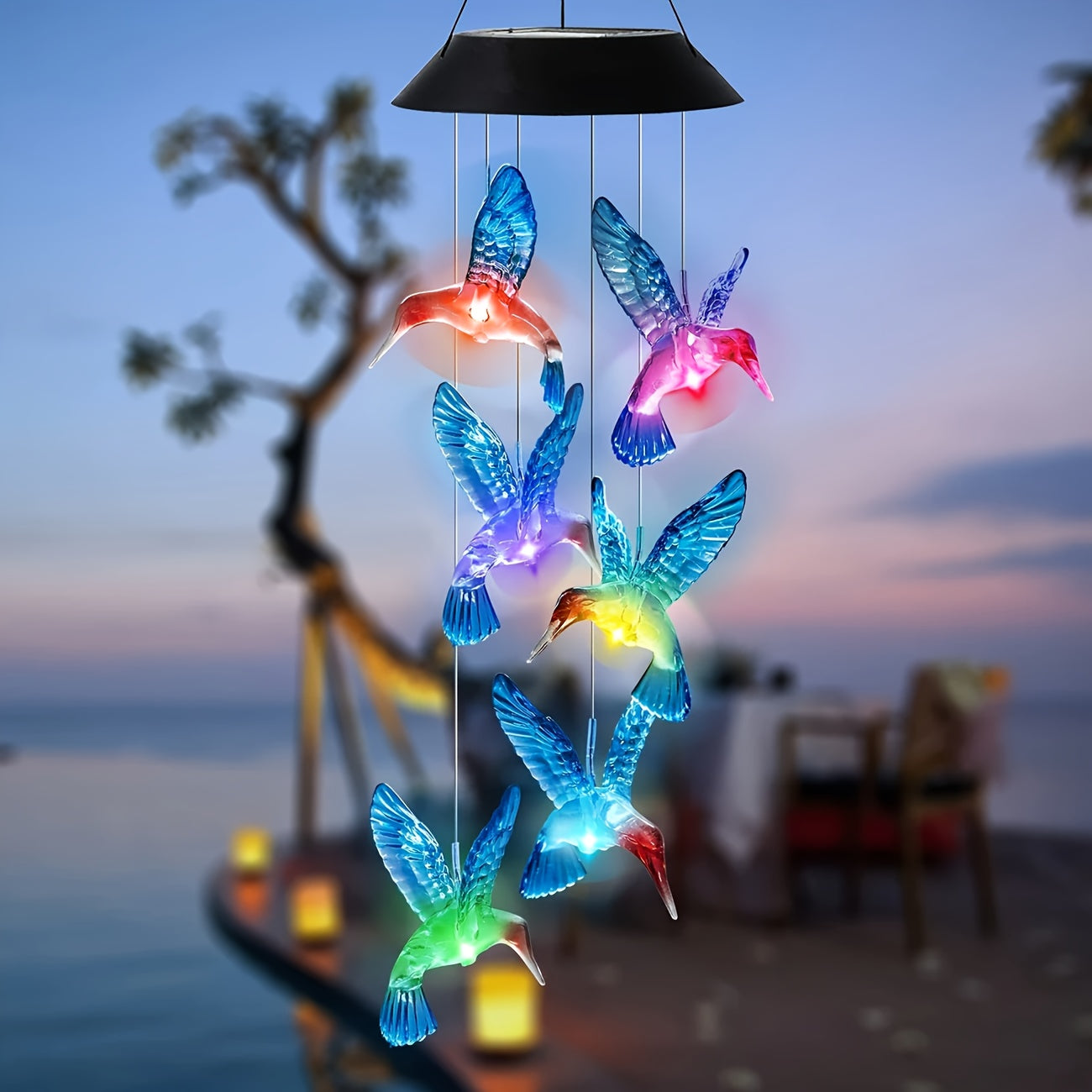 Campanitas de viento con luces LED solares en forma de colibrí, decoración colorida y vibrante para jardines y patios, luces solares para exteriores, comedero para colibríes