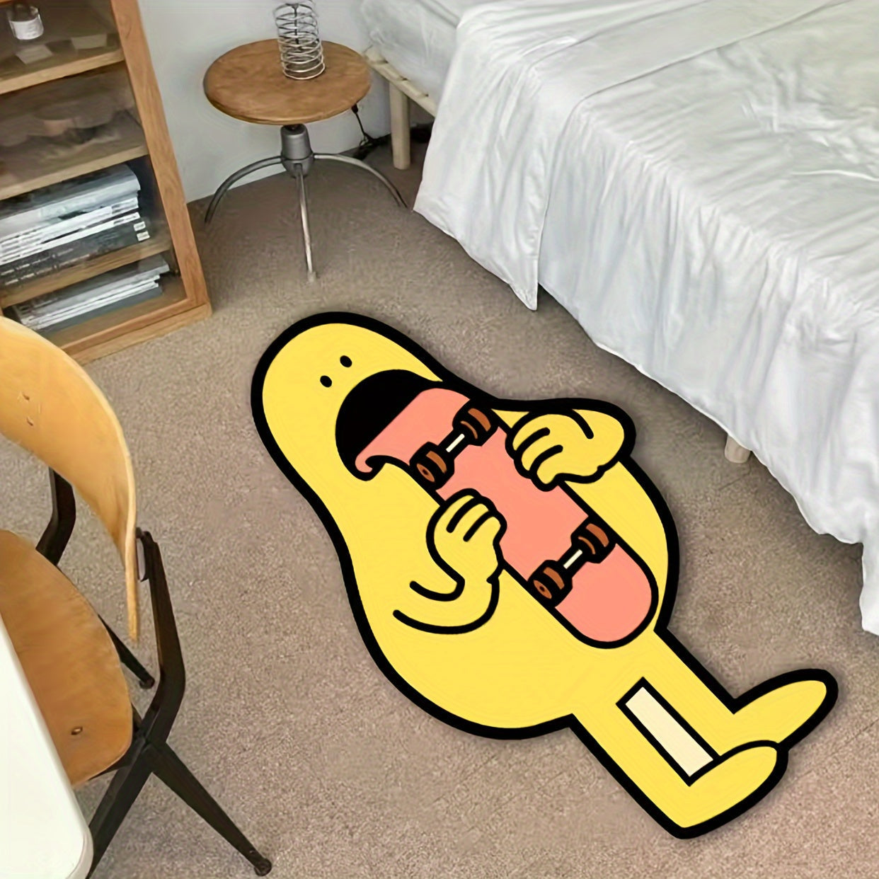 Alfombra de Terciopelo Suave y Duradera en con Diseño Caprichoso de Figura de Monopatín Amarilla - Lavable, Antideslizante, Resistente al Desvanecimiento para Decoración de Dormitorio o Sala de Estar, Decoración de Dormitorio | Decoración Caprichosa | Al