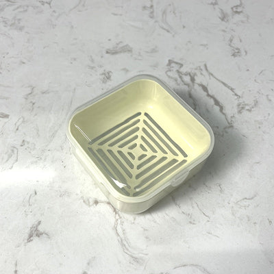 1pc Caja De Jabón Cuadrada De Plástico, Contenedor De Jabón De Viaje Con Tapa, Estuche De Jabón Portátil, Caja De Jabón Sellada A Prueba De Polvo, Plato De Jabón Con Drenaje Para Viajes, Camping, Gimnasio, Accesorios De Baño Esenciales