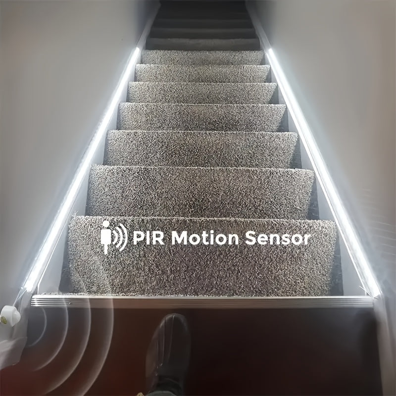 AMILL Luz de Escaleras con Sensor de Movimiento LED | Tira de Iluminación Flexible de 5m Alimentada por USB | Blanco/Cálido Doble Color | Deteción Infrarroja | Montaje en Pared, Acabado Pulido | Ideal para Escaleras, Pasillos y Gabinetes | Eficiente Ener