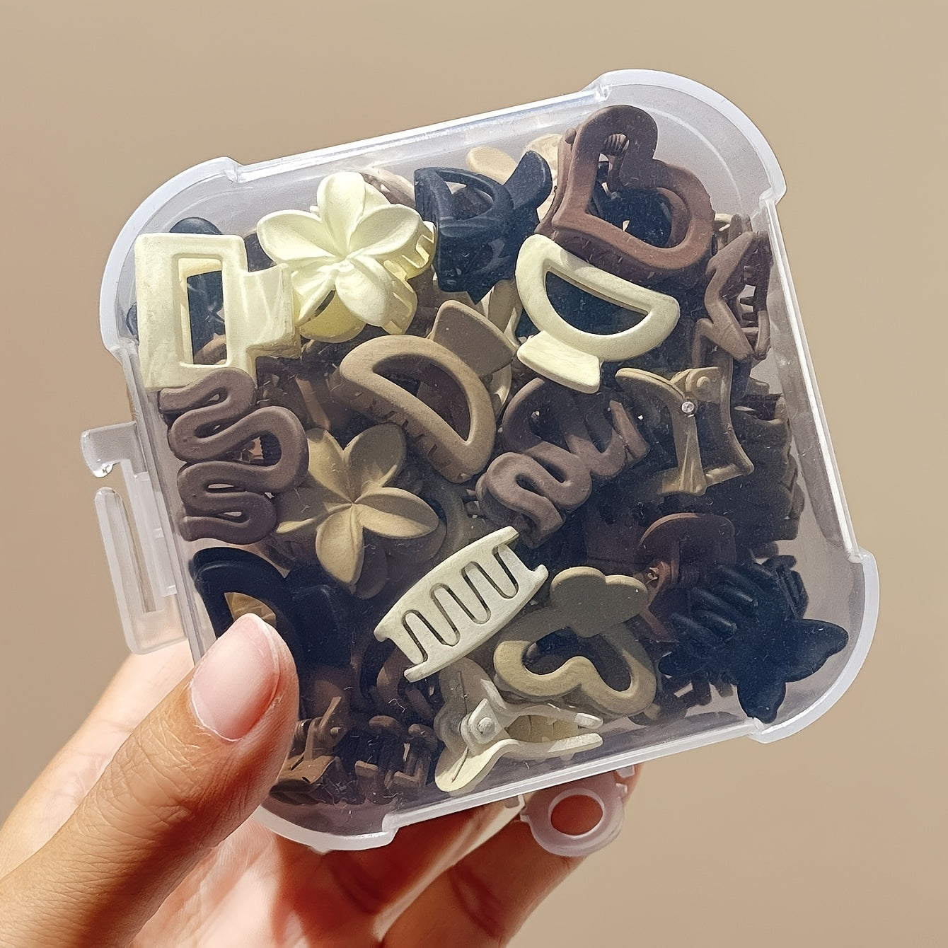 Paquete de 10 Elegantes Horquillas para Niñas - Diseños Geométricos y Florales Surtidos, Colores Variados, Accesorios de Cabello Duraderos en Plástico para el Día a Día, Fiestas y Viajes - Regalo Perfecto para Mejores Amigas, Clips Versátiles, Horquillas