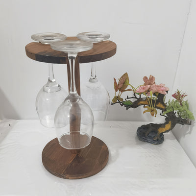Soporte Premium para Copas de Vino en Madera - Diseño Circular con Detalles Dorados, Base Robusta para Estabilidad, Protege Superficies del Condensado, Decoración Elegante para Barra y Comedor, Acabado Natural, Acento Contemporáneo para Mesas